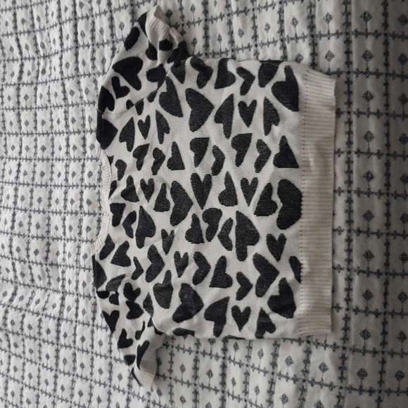 Small white and black with hearts Forever 21 - Picture 3 of 3